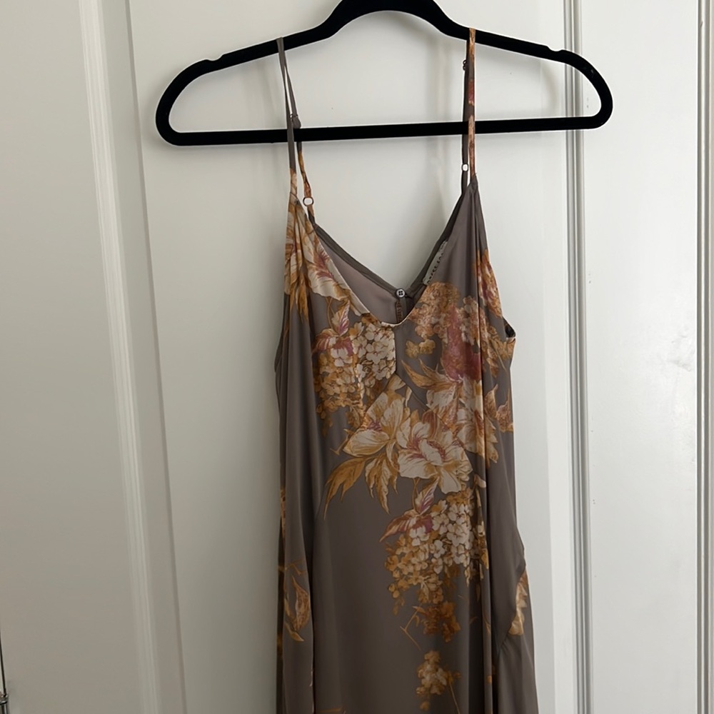 NWOT Dress Forum Los Angeles Grey and Cream Floral maxi dress size M